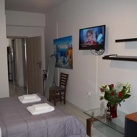 Alena Apartahotel